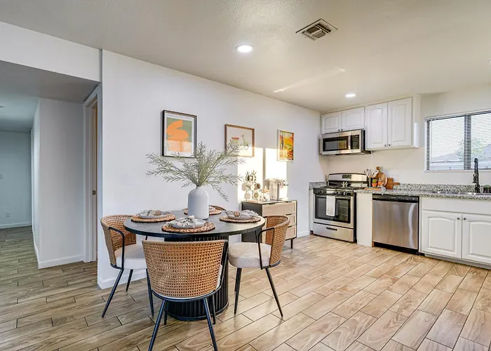 Easy Walk To Dtwn Gilbert, Family-friendly Oasis!