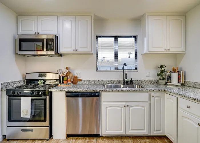 Holiday home Easy Walk To Dtwn Gilbert, Family-friendly Oasis!