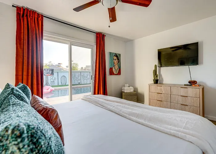 Holiday home Easy Walk To Dtwn Gilbert, Family-friendly Oasis!