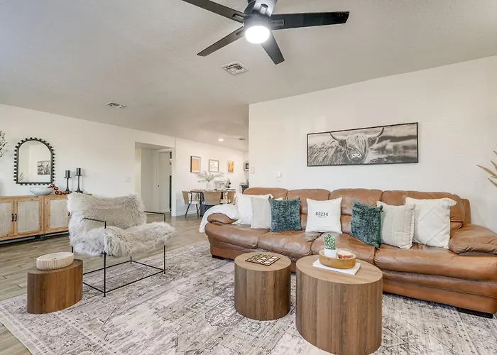 Holiday home Easy Walk To Dtwn Gilbert, Family-friendly Oasis! *