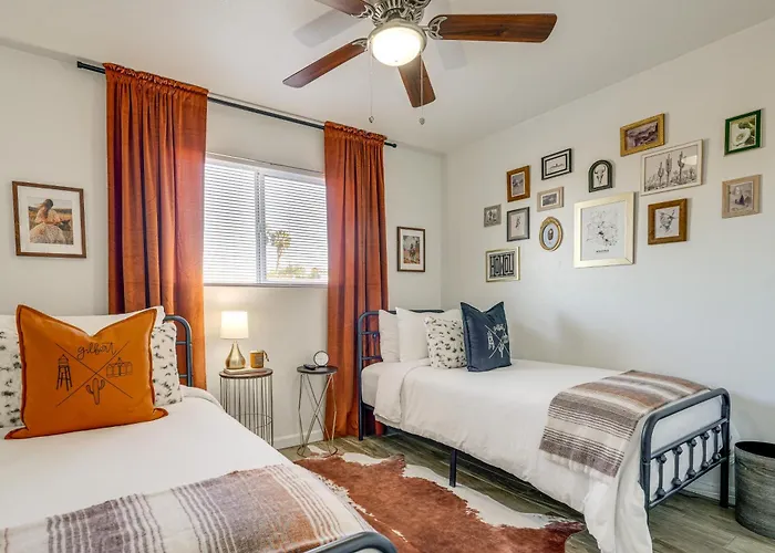 Holiday home Easy Walk To Dtwn Gilbert, Family-friendly Oasis! *