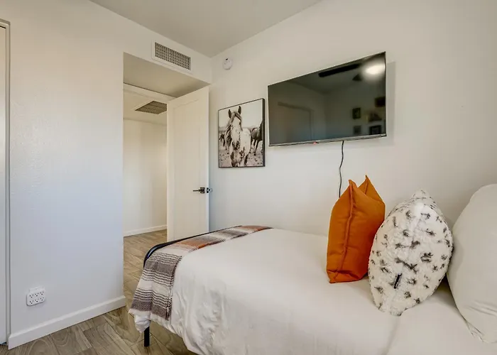 Holiday home Easy Walk To Dtwn Gilbert, Family-friendly Oasis! Gilbert