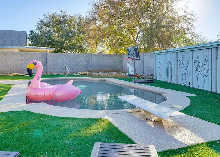 Easy Walk To Dtwn Gilbert, Family-friendly Oasis! Holiday home