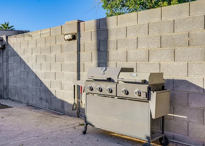 Holiday home Easy Walk To Dtwn Gilbert, Family-friendly Oasis! *